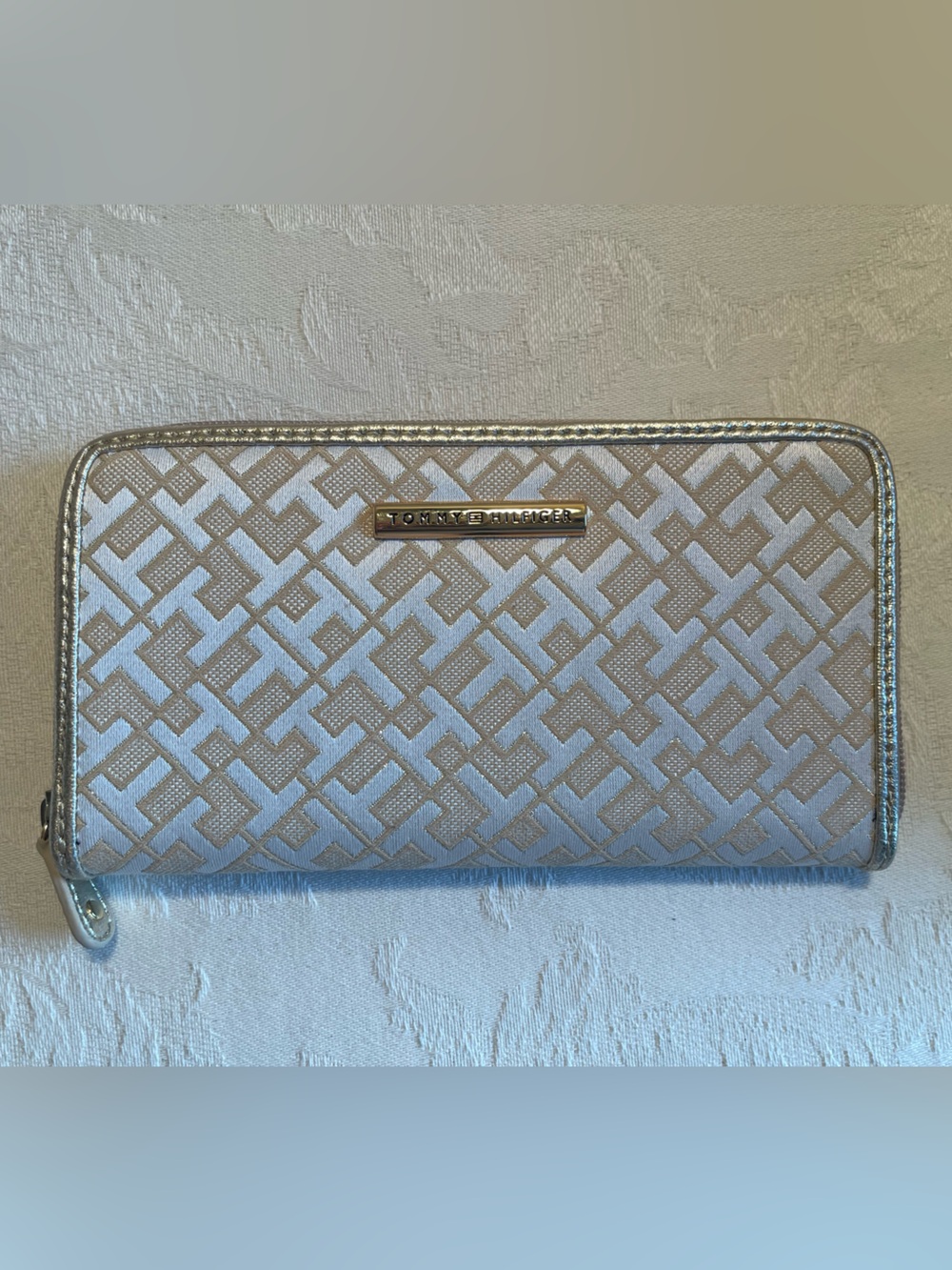 Tommy Hilfiger Cream and Gold Logo-Pattern Women's Clutch